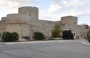 Fiabe nei castelli di Puglia