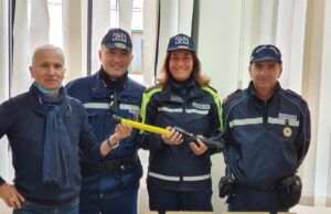 Animali vaganti, a Vieste Polizia Locale con il lettore di microchip
