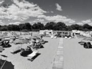 A fuoco il lido “Ultima Spiaggia” di Siponto, la denuncia dell’associazione “I Balneari”