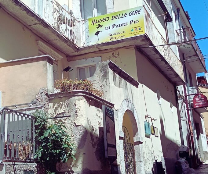 Riapre il Museo delle cere di San Pio