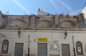 Monte Sant’Angelo, manutenzione straordinaria al tetto dell’ufficio postale di via Reale Basilica