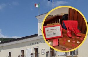 San Giovanni Rotondo: Scarpe rosse rimosse dall’aula, il Comune replica: «Nessuna volontà di cancellare il simbolo»