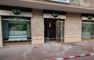 San Nicandro Garganico, assalto con esplosivo all’ATM della banca