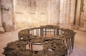 Monte Sant’Angelo, nuova vita per Il Terzo Paradiso: Intrecci d’Oro di Pistoletto