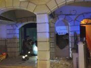 Esplosioni nella notte a Lesina: assalto al bancomat
