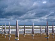 Stagione balneare, Gatta (FdI): «Piemontese spieghi perché in Puglia dura solo tre mesi»