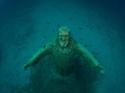 Isole Tremiti, la pulizia della statua di San Pio chiude «Le Notti Blu»